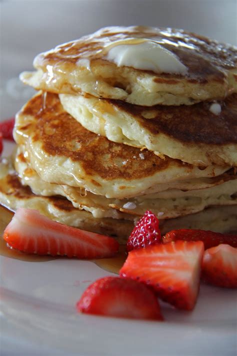 A Bountiful Kitchen: Sour Cream Pancakes