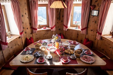 Sunrise hike on mount Sciliar with breakfast at the Schlern refuge - All dates