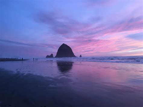 Haystack Rock, Cannon Beach : r/oregon