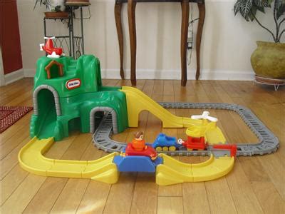 VINTAGE LITTLE TIKES PEEK MOUNTAIN RAILROAD TRAIN SET | eBay