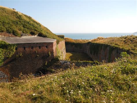 What's that on the hill? Bembridge fort, a 'Palmerston folly' on the Isle of Wight | Carvings ...