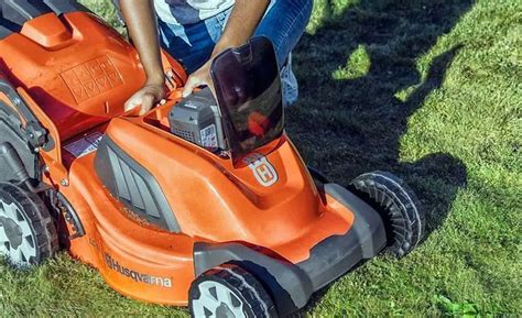 6 Best Husqvarna Mowers Reviews & Ultimate Guide