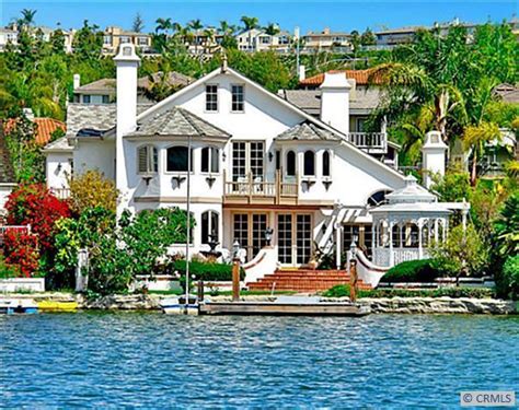 Luxury Lake House For Sale