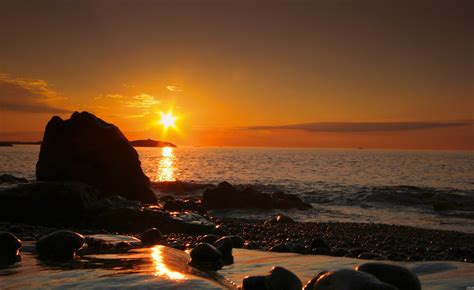 Sunrise on Marblehead Neck, MA | We begin our week with a be… | Flickr