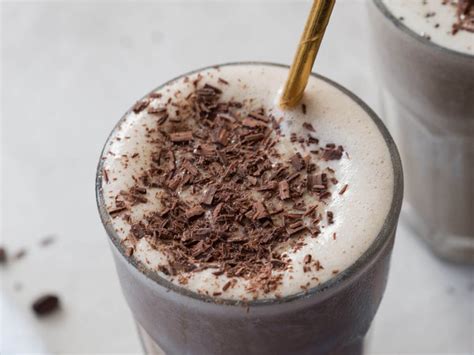 7 Low-Calorie Protein Shakes That Still Fill You Up