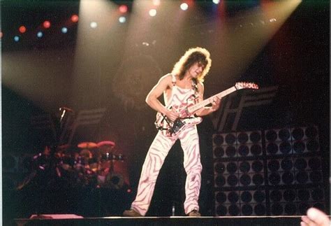 Eddie Van Halen Live 1982 | Eddie van halen, Van halen, Indie music