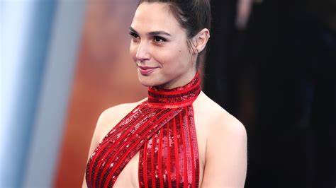 3840x2160 Resolution Gal Gadot In Red 2017 4K Wallpaper - Wallpapers Den