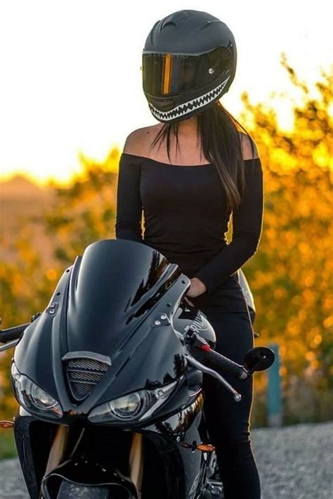 Biker Girl Wearing a Super Cool Motorcycle Helmet with Shark Teeth | Girl motorcyclist, Biker ...