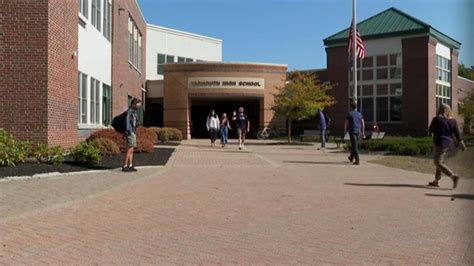 Maine school districts deal with staff shortages during pandemic