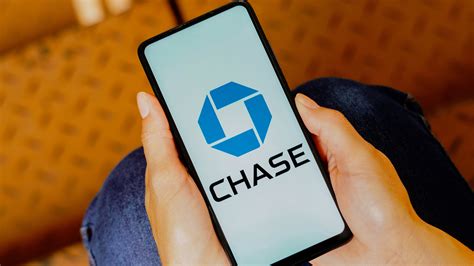 Chase down updates — Hundreds of Zelle users unable to access bank ...