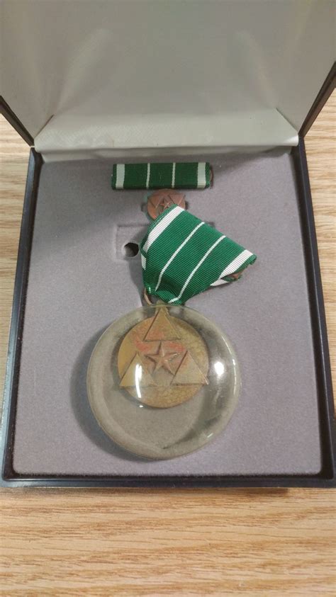 AUTHENTIC MILITARY MEDAL - DEPARTMENT OF THE ARMY COMMANDER'S AWARD FOR CIVILIAN SERVICE