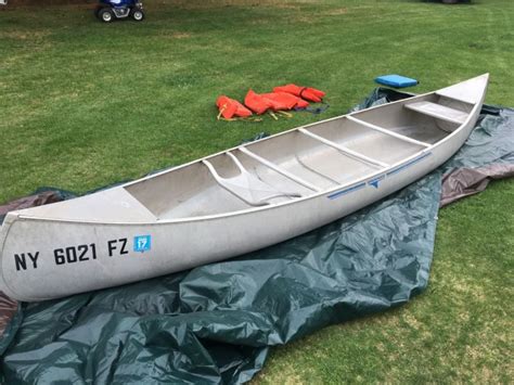 Vintage Grumman Canoe STD15 In Excellent Condition for sale from United States