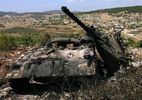 Mk I Merkava destroyed during 1982 Lebanon War [970x687] : r/DestroyedTanks