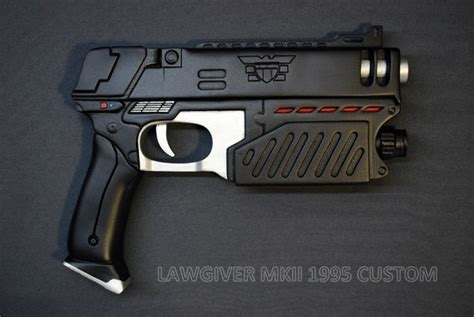 JUDGE DREDD LAWGIVER pistol gun mkII scale 1:1 prop replica | Etsy