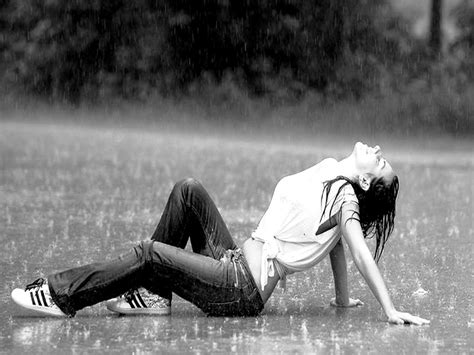 Sad Girl In Rain Wallpaper 21224 - Baltana