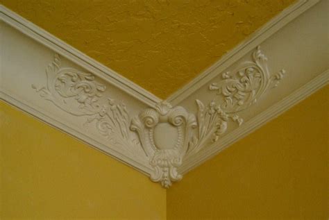 Cove Molding Corner | Acanthus | DM1-723CR-8 | Plaster