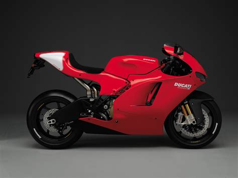 DUCATI D16RR Desmosedici RR 1000cc | Motorcycle Racing