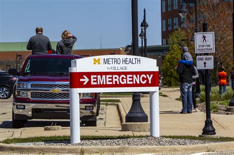 Out-of-hospital emergencies, deaths on the rise in Michigan during coronavirus pandemic - mlive.com