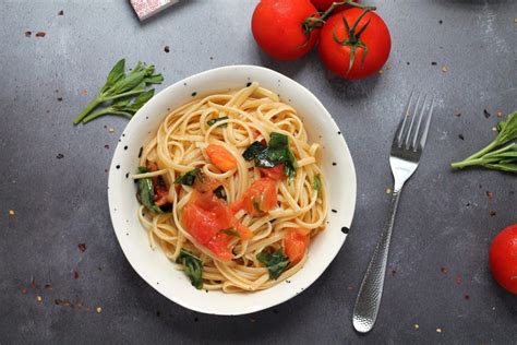 Pasta alla Checca - Happy Veggie Kitchen