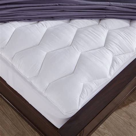 11 Best Cooling Mattress Pads for Better Sleep (2022) | Heavy.com