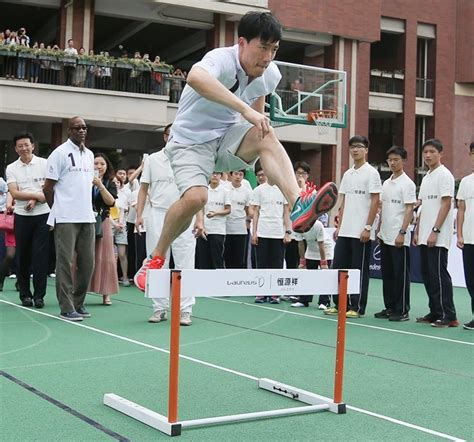 China's star hurdler Liu Xiang retires - Rediff Sports