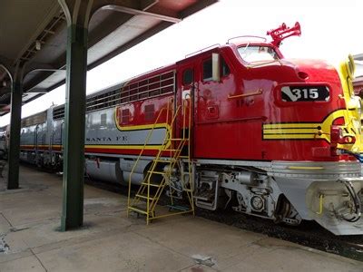 Santa Fe Super Chief Warbonnet Locomotive EMD F7'A Unit #315 - Galveston, TX - Locomotives on ...