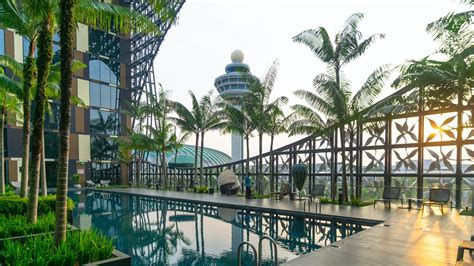 Crowne Plaza Changi Airport Hotel Singapore - IMAGESEE