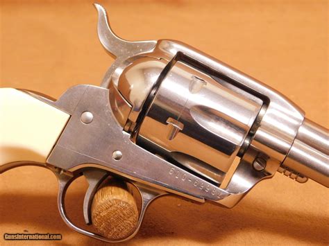 Ruger Vaquero 5109 (.357 Magnum, High-Gloss Stainless, Faux Ivory Grips)