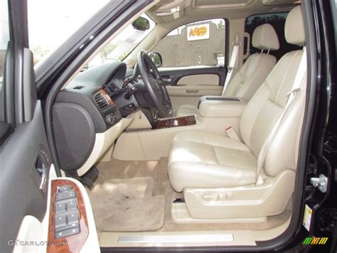 Light Cashmere/Ebony Interior 2007 Chevrolet Tahoe LTZ Photo #54487418 | GTCarLot.com