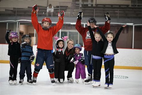 7 Reasons You Should Sign Your Kids Up for Ice Skating Lessons - Fit Bottomed Girls