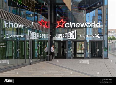 Cineworld superscreen hi-res stock photography and images - Alamy