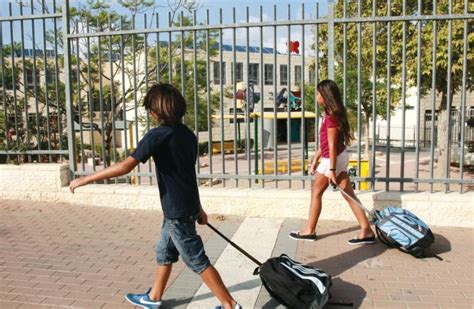 A simple breakfast sandwich boosts hungry Israeli kids’ school ...