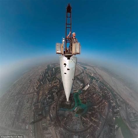 est100 一些攝影(some photos): selfie, Burj Khalifa, Dubai. 自拍, 哈里發塔, 杜拜