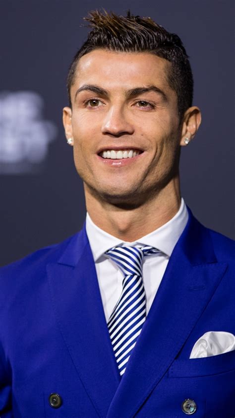 Download wallpaper 720x1280 cristiano ronaldo, soccer, celebrity, smile, samsung galaxy mini s3 ...