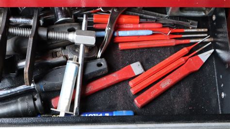 How to Remove Snap-on Tool box Drawer Slides? (4 Steps) - HookedOnTool