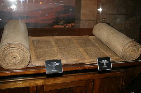 Ark Encounter - Museum of the Bible Exhibit - Bible Buying Guide