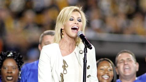 Faith Hill 'SNF' song: Faith Hill won't sing 'Sunday Night Football ...