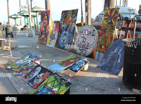 Street vendor selling paintings on Venice beach boardwalk Stock Photo: 95646129 - Alamy