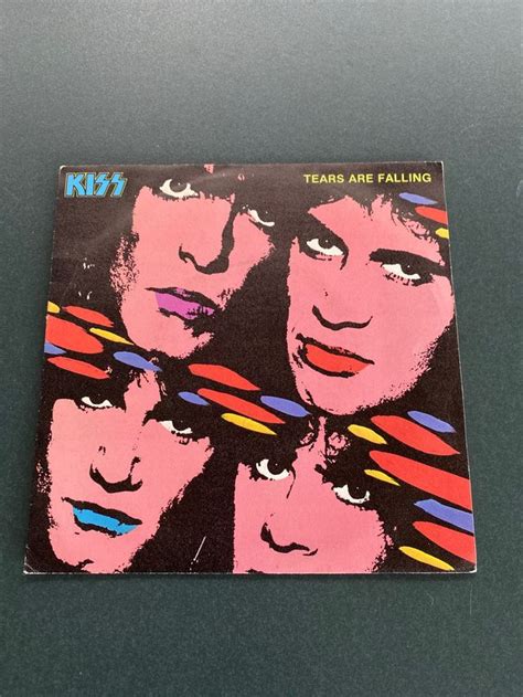 KISS SINGLE VINILO TEARS ARE FALLING de segunda mano por 13 EUR en Cotos de Monterrey en WALLAPOP