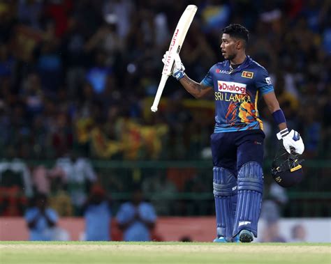 Kusal Mendis had to retire hurt | ESPNcricinfo.com