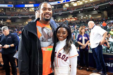 Simone Biles and Fiancé Jonathan Owens Attend World Series Game 1 in ...