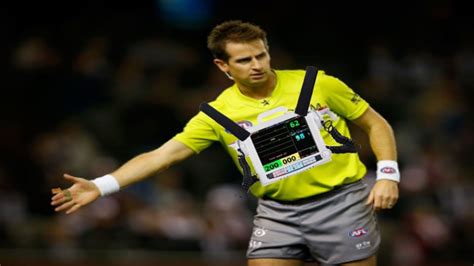 AFL umpires to wear defibrillators for 2022 season to fight climate change – EZFKA