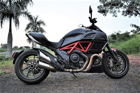 Ducati Diavel Review India - Top Speed, performance, pics