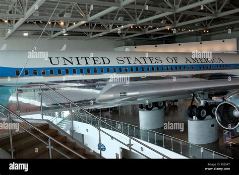 Retired Air Force One in Ronald Reagan Presidential Library and Museum ...