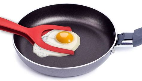 A gripping spatula that makes flipping everything (even eggs) a no-brainer.