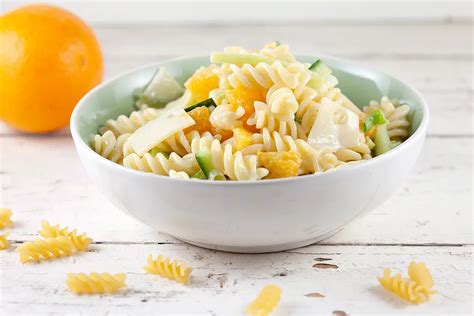 Pasta salad with orange and cheese - Ohmydish