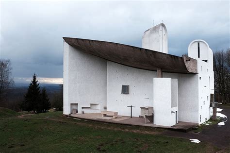 An In-Depth Look At Ronchamp Chapel | Architecture & Design