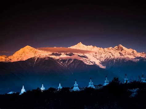 Trekking Meili Snow Mountains in Yunnan Tour (China)