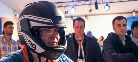 BMW's motorcycle helmet is the connected future on two wheels | Engadget