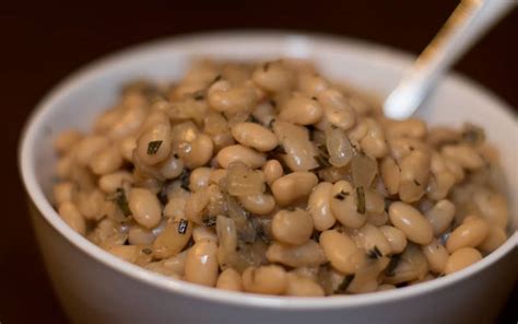 Great Northern Beans with Rosemary and Roasted Garlic | Umami